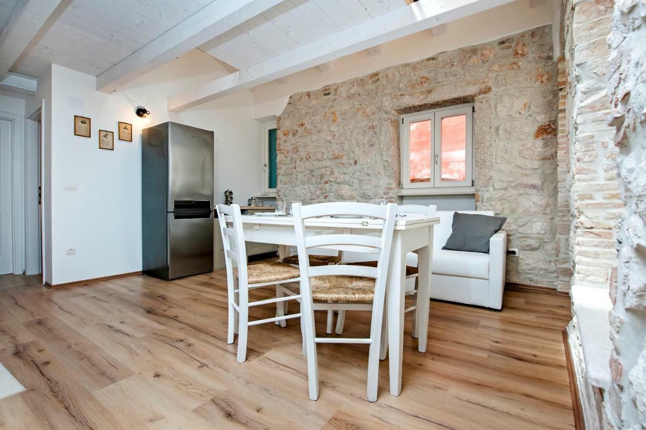 Apartments Casa Roccia Bianca Ровінь Екстер'єр фото