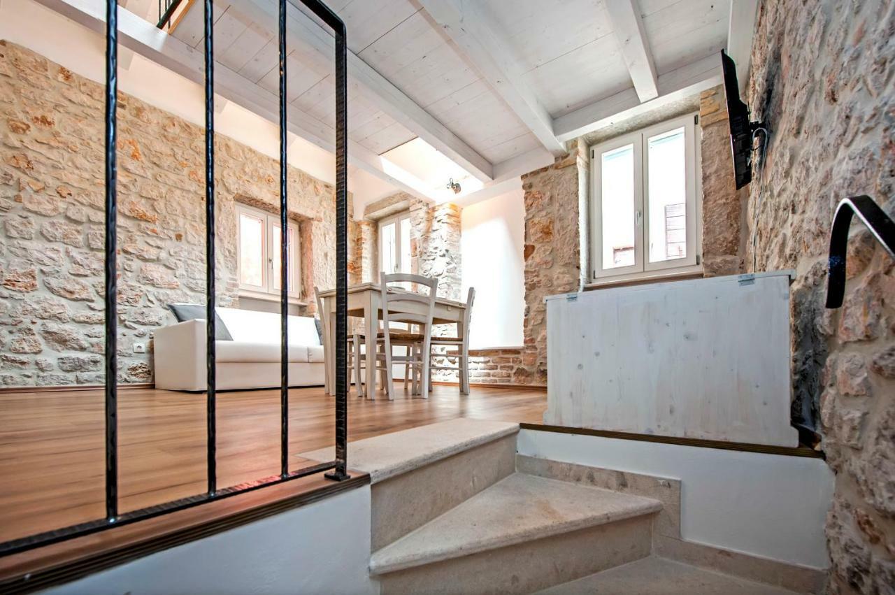 Apartments Casa Roccia Bianca Ровінь Екстер'єр фото
