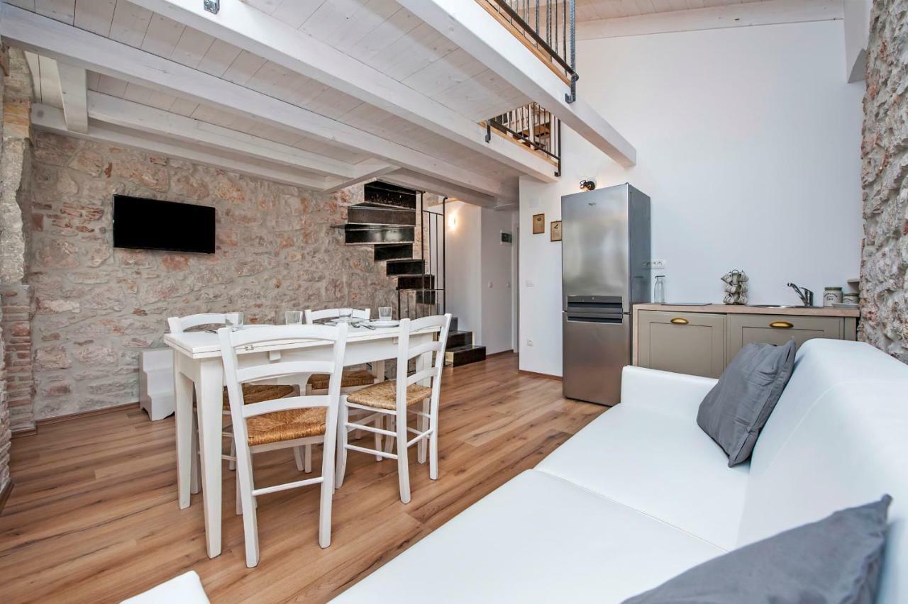 Apartments Casa Roccia Bianca Ровінь Екстер'єр фото