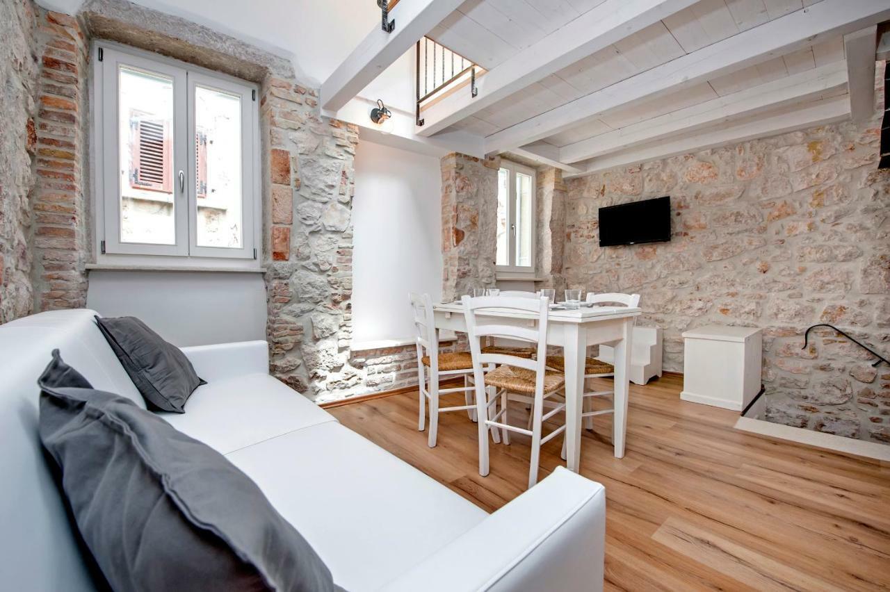 Apartments Casa Roccia Bianca Ровінь Екстер'єр фото