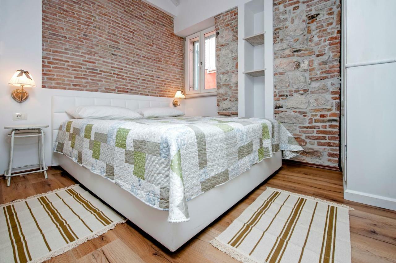 Apartments Casa Roccia Bianca Ровінь Екстер'єр фото