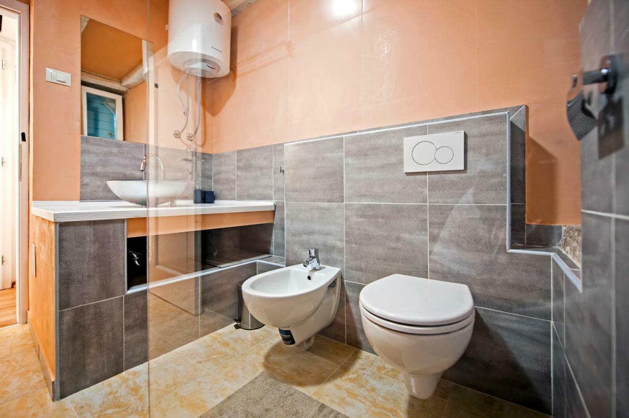 Apartments Casa Roccia Bianca Ровінь Екстер'єр фото