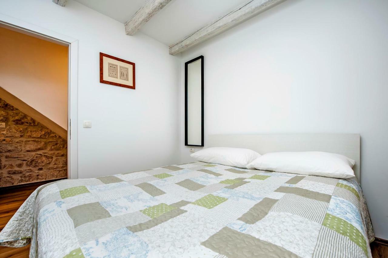 Apartments Casa Roccia Bianca Ровінь Екстер'єр фото