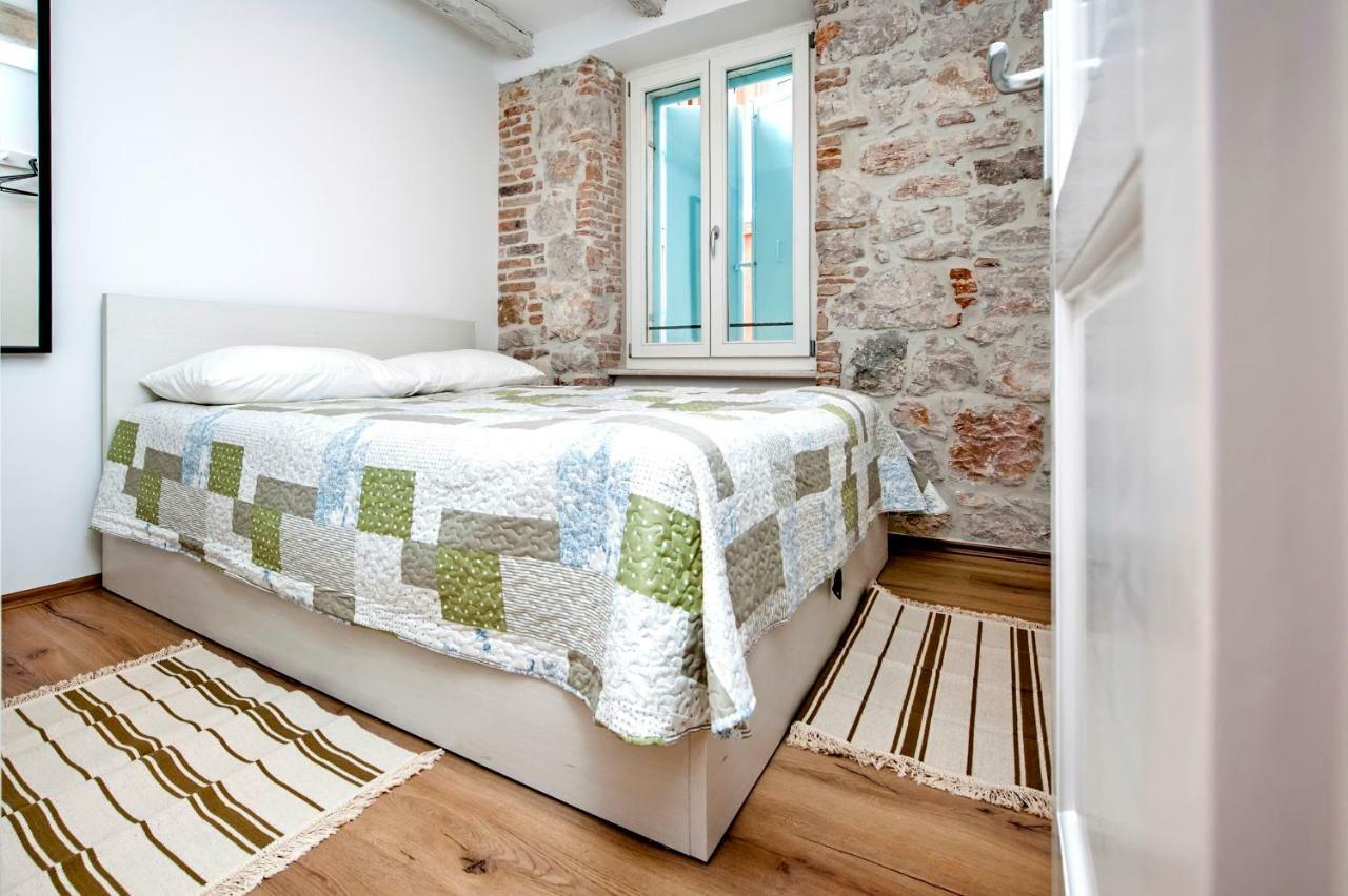 Apartments Casa Roccia Bianca Ровінь Екстер'єр фото