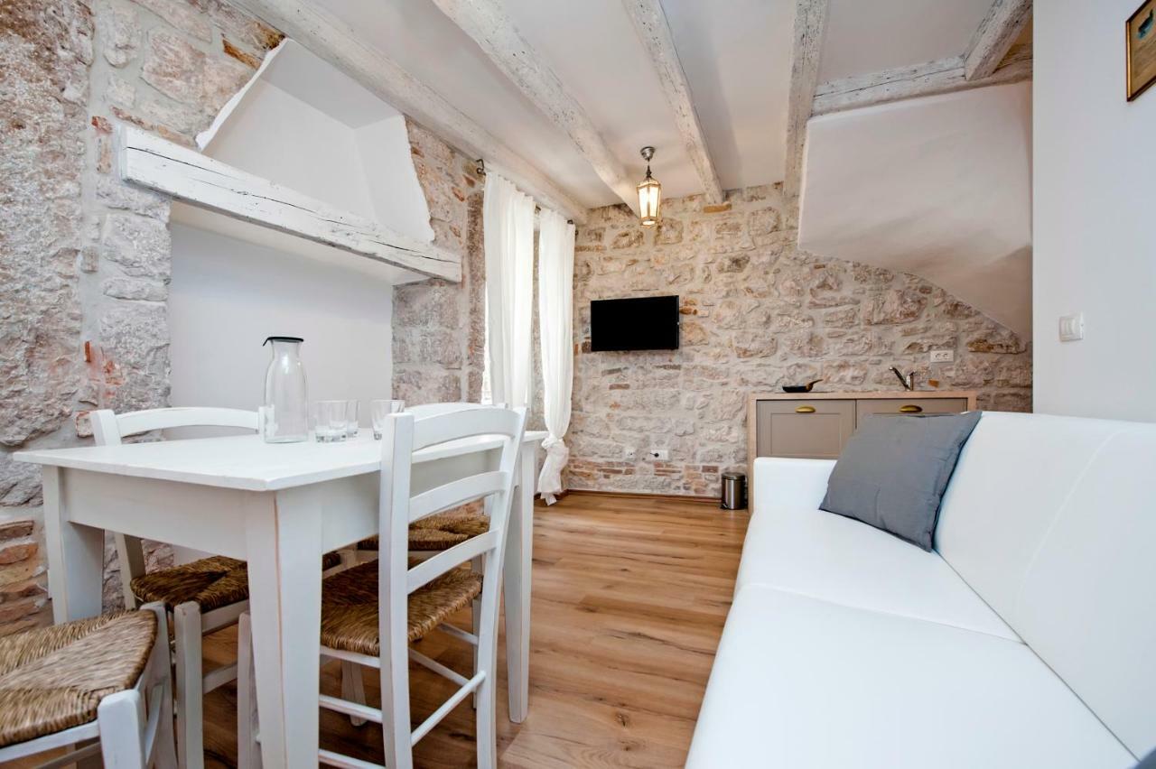 Apartments Casa Roccia Bianca Ровінь Екстер'єр фото