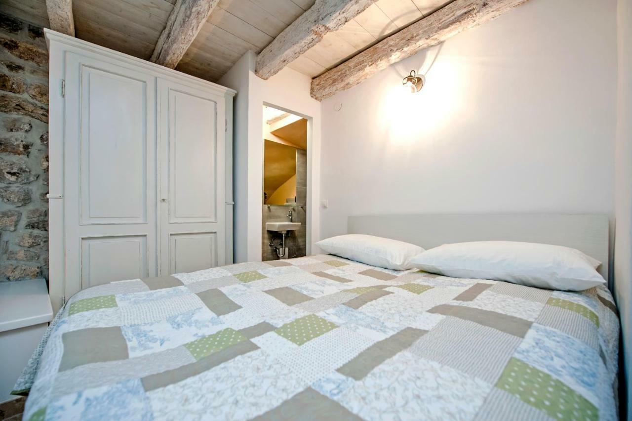Apartments Casa Roccia Bianca Ровінь Екстер'єр фото