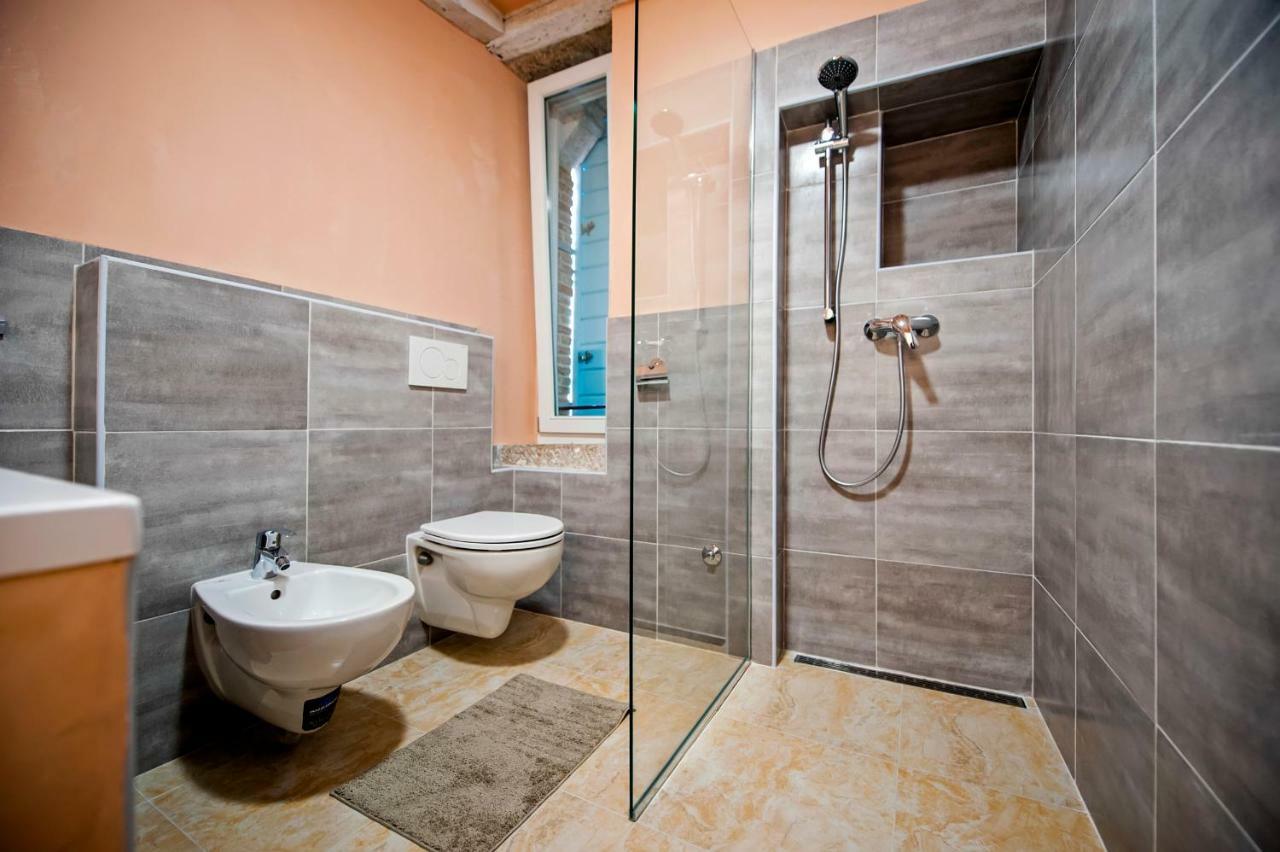 Apartments Casa Roccia Bianca Ровінь Екстер'єр фото