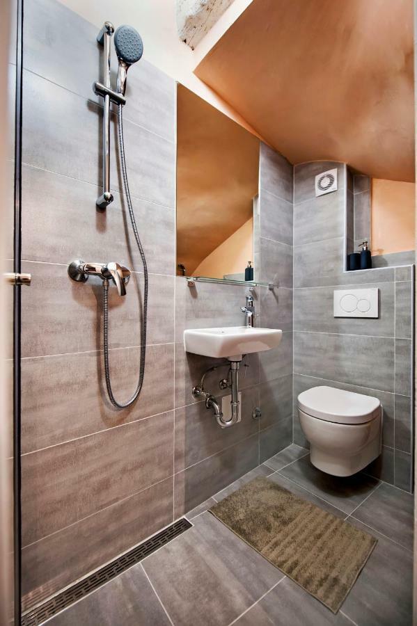 Apartments Casa Roccia Bianca Ровінь Екстер'єр фото
