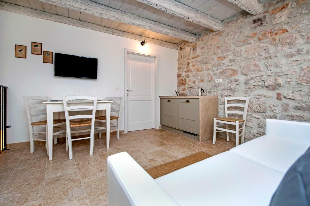 Apartments Casa Roccia Bianca Ровінь Екстер'єр фото