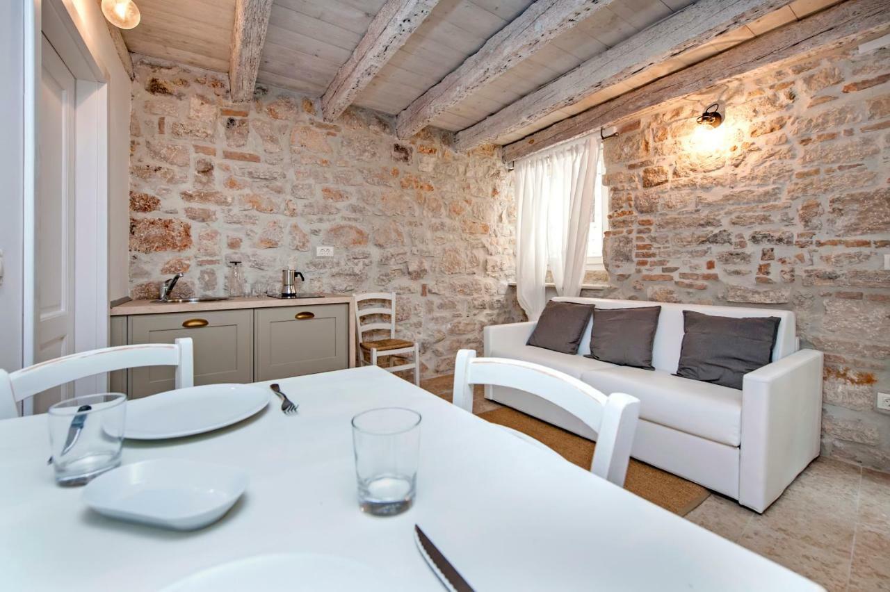 Apartments Casa Roccia Bianca Ровінь Екстер'єр фото