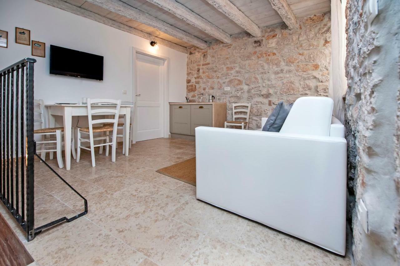 Apartments Casa Roccia Bianca Ровінь Екстер'єр фото