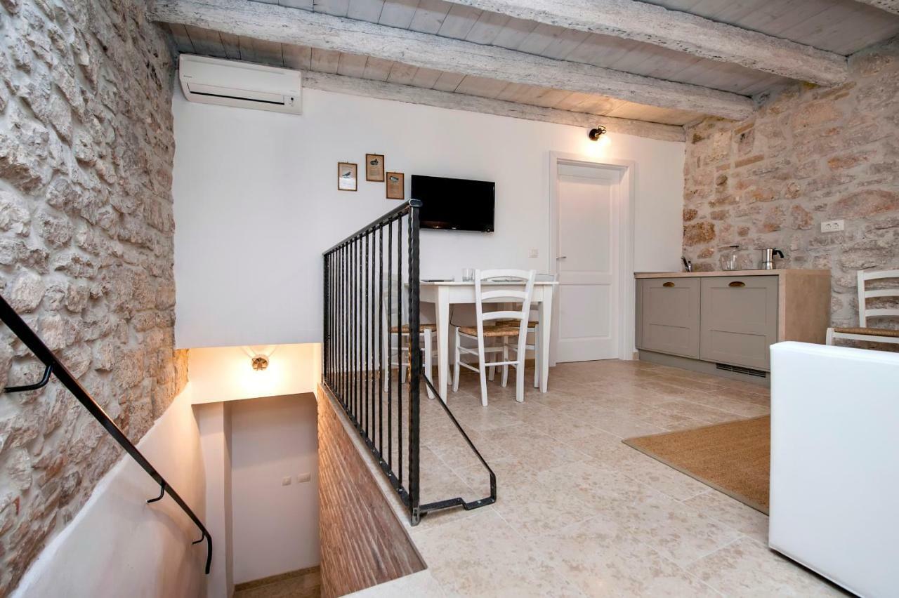 Apartments Casa Roccia Bianca Ровінь Екстер'єр фото